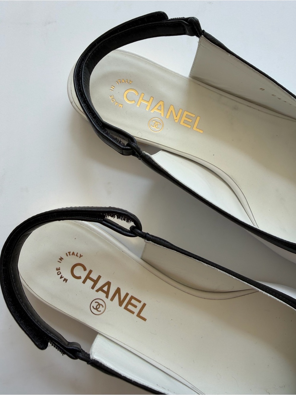 Chanel Slingback Ballet Flats Lambskin & Grosgrain White & Black 39 - Picture 14 of 16